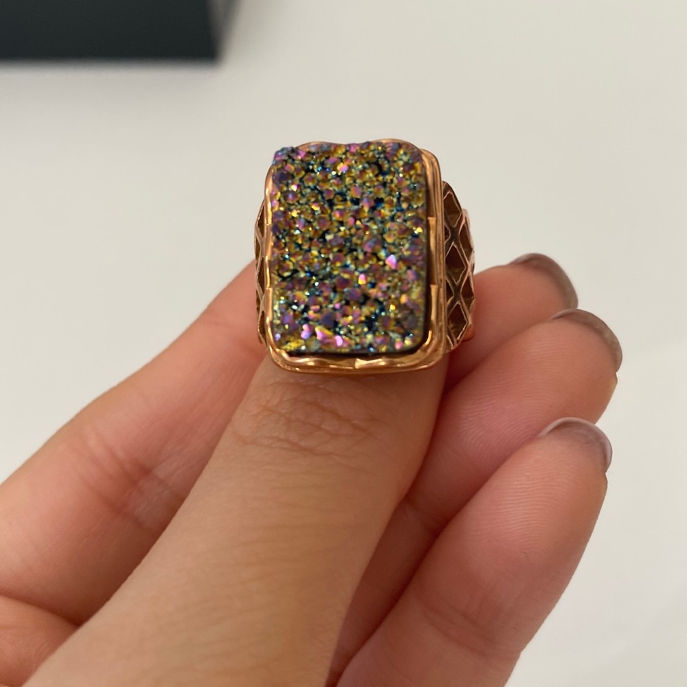 Sparkly stone gold ring